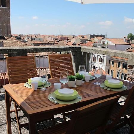 Apartment With Terrace In Chioggia'S Main Square Extérieur photo